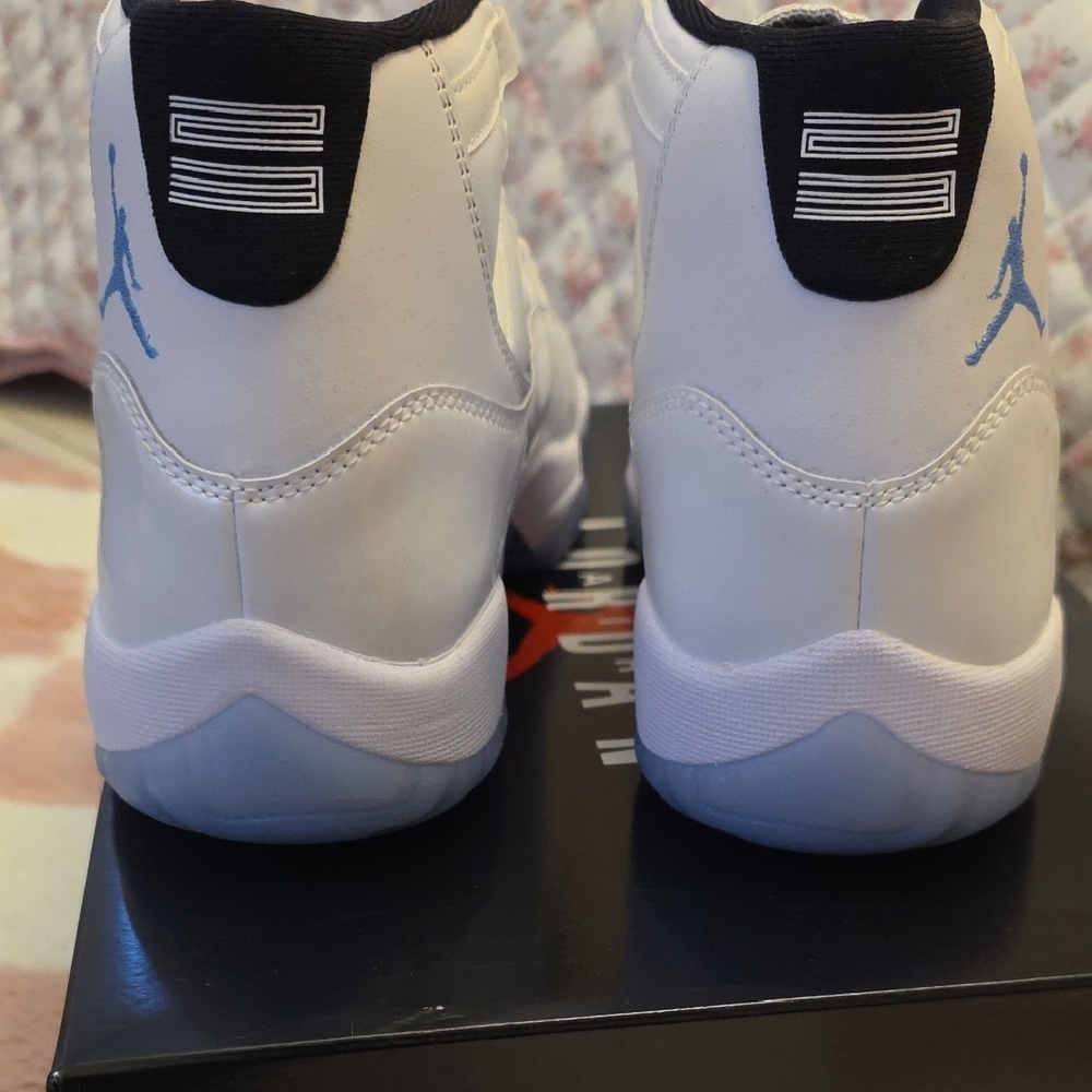Nike Air Jordan 11 Retro Legend Blue White Black  Men's SIZE 8.5 Men - Picture 4 of 6